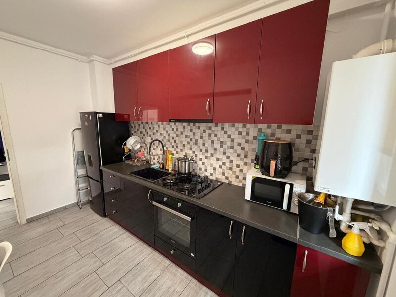 Popesti-Leordeni, apartament 2 camere, curte 27 mp, loc de parcare, metrou Berceni 15 minute