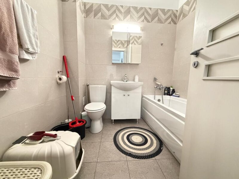 Popesti-Leordeni, apartament 2 camere, curte 27 mp, loc de parcare, metrou Berceni 15 minute