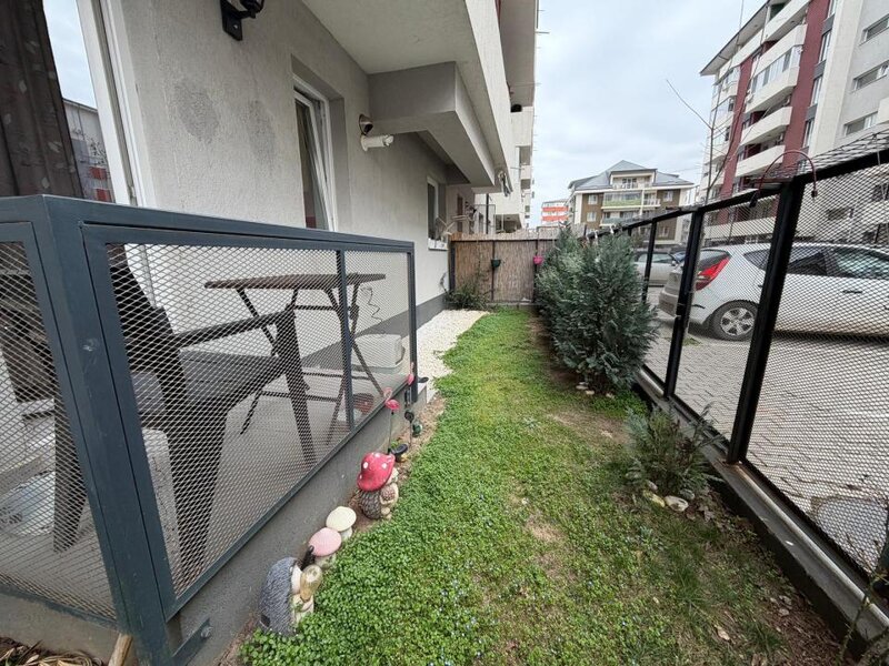Popesti-Leordeni, apartament 2 camere, curte 27 mp, loc de parcare, metrou Berceni 15 minute